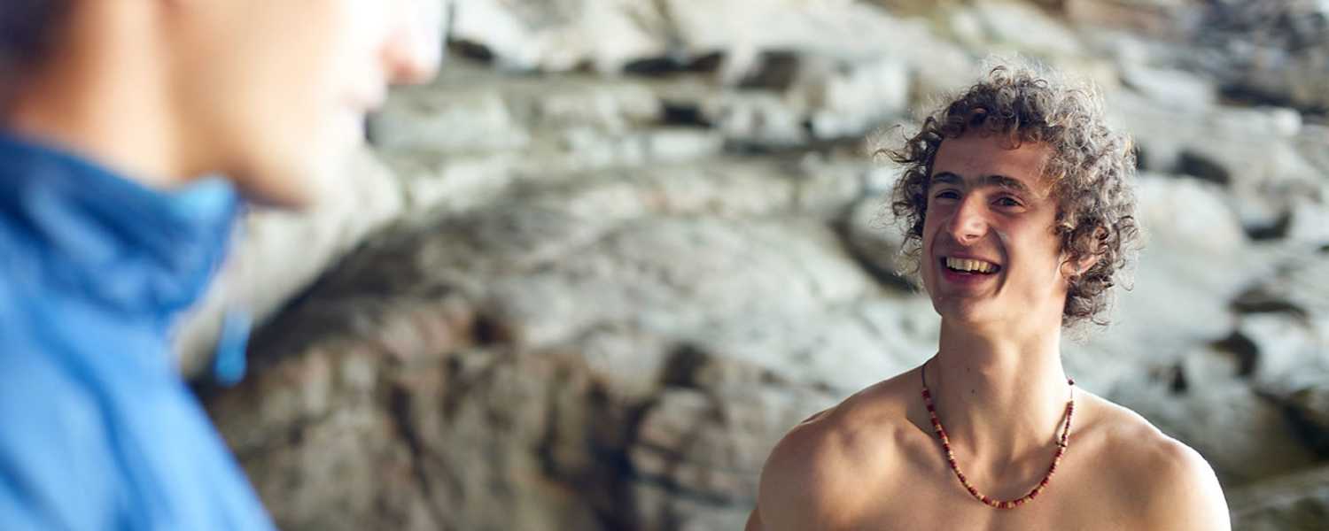Auch auf Adam Ondra müssen die Berge im Moment warten, doch der junge Sportkletterer lässt sich davon nicht die gute Laune verderben
