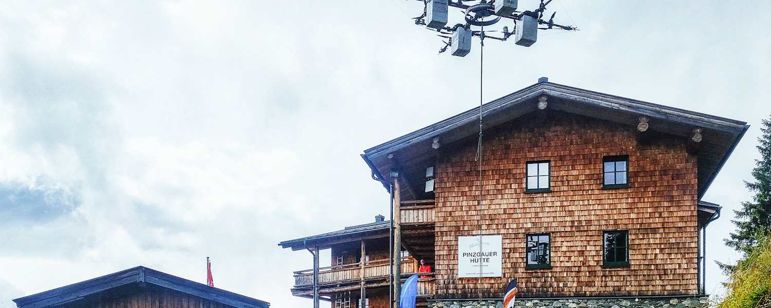 Die E-Drohne hebt ab: Pilotflug an der Pinzgauer Hütte bei Zell am See in Salzburg