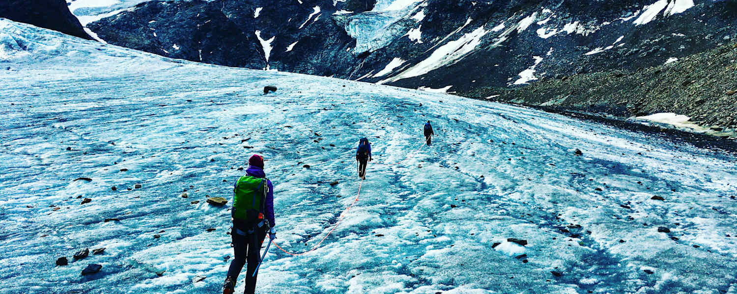 Seilschaft am Gletscher im Tiroler Pitztal