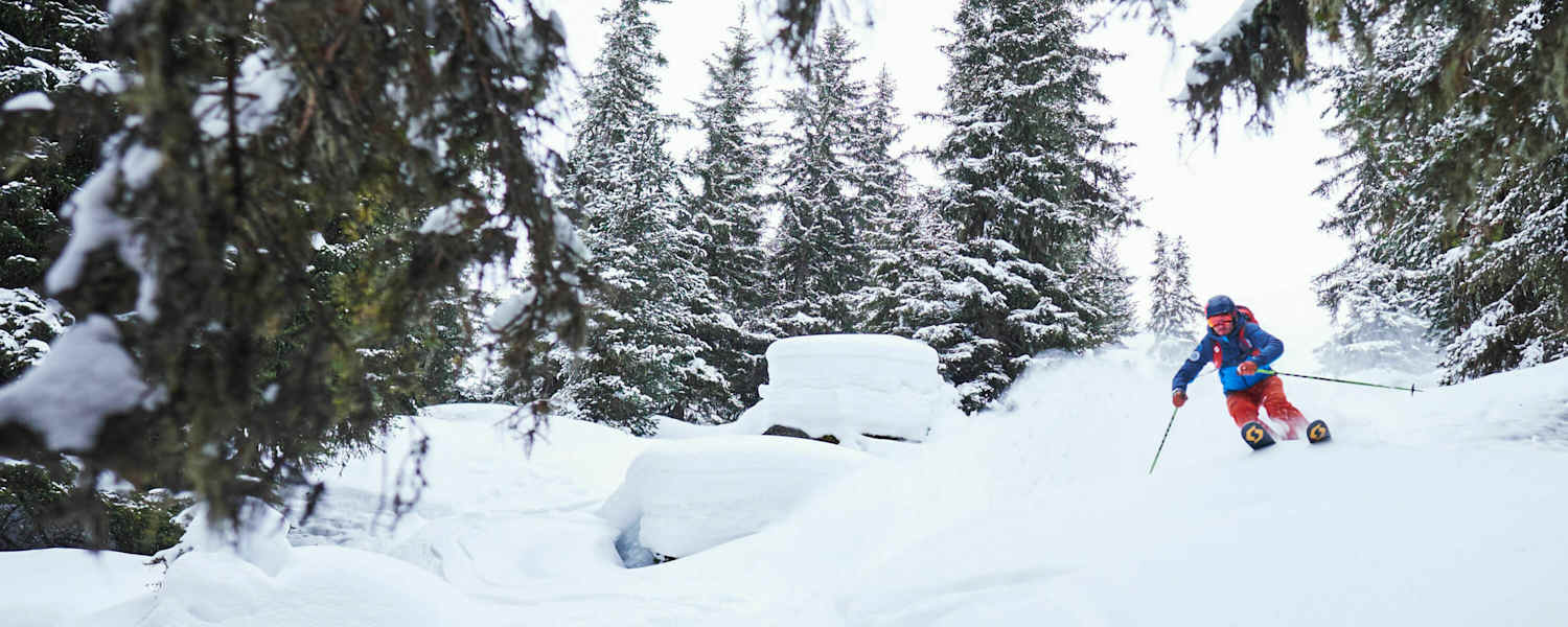 Wild Face: Raphael Eiter bei der Abfahrt vom Mittagskogel im Pitztal