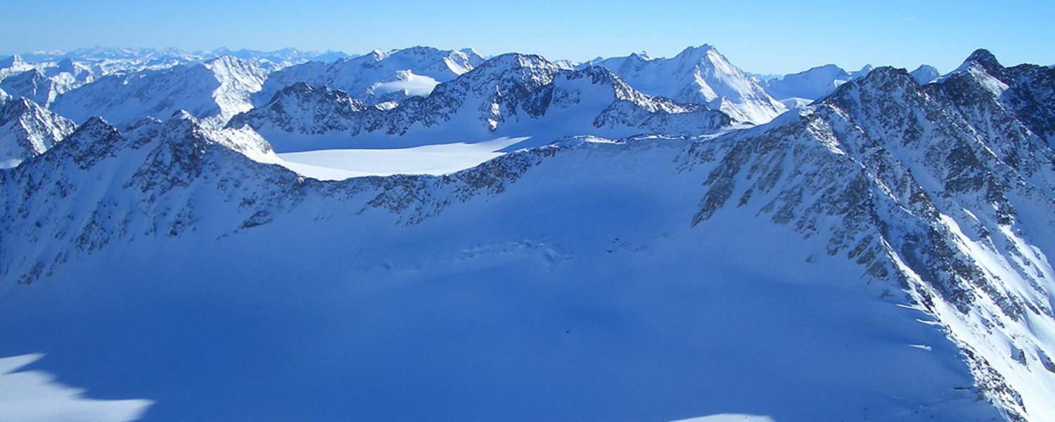 Der Pitztaler Gletscher trägt schon ein weißes Kleid.