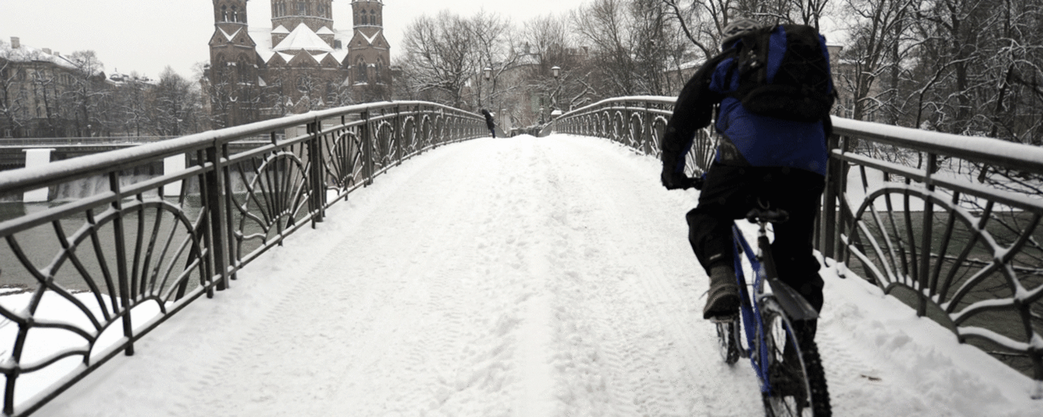 Radfahren bei winterlichen Bedingungen erfordert oft eine andere Ausrüstung