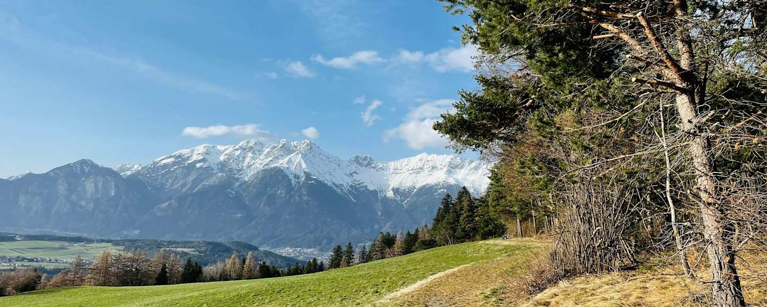Das Naturschutzgebiet Rosengarten bei Patsch oberhalb von Innsbruck ist schon schneefrei.