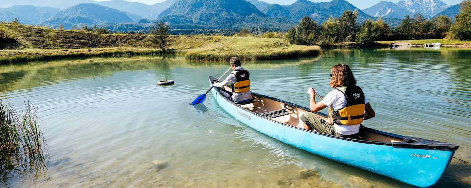 Kanufahrt über den See.