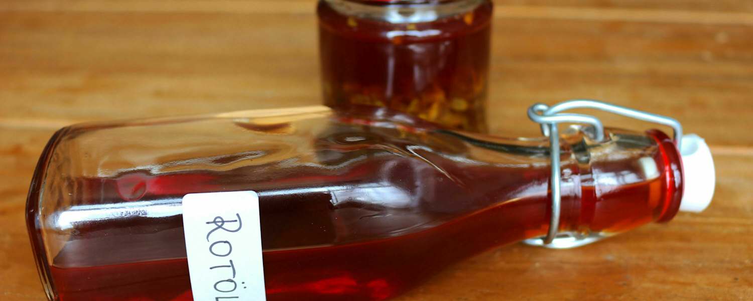 Rotöl aus Johanniskraut