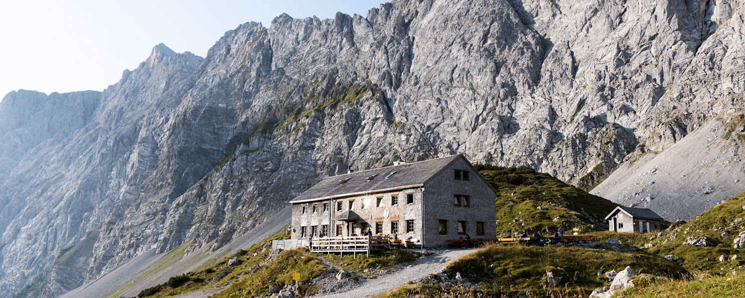 Die Lampsenjoch Hütte im Karwendel