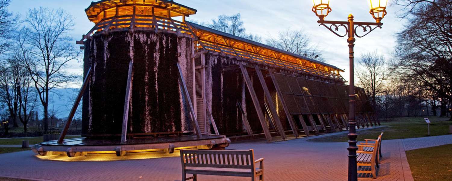 Gradierwerk im Kurpark von Hammer – einst das größte Solereservoir der Region