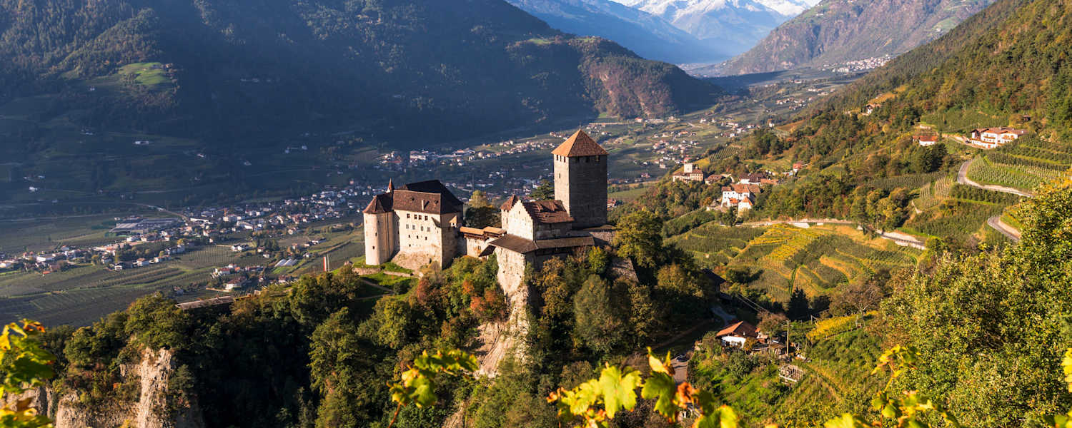 Schloss Tirol bei Meran in Südtirol