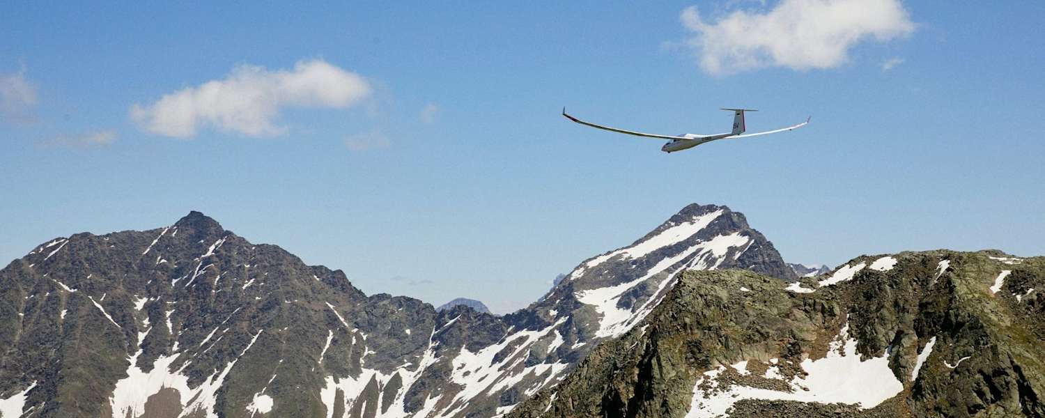 Durchgehend von Postkartenmotiven umgeben