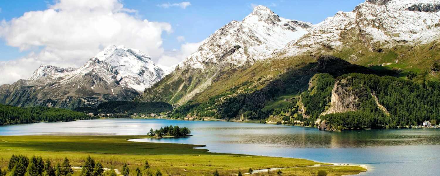 Der Silser See im Oberengadin in der Schweiz