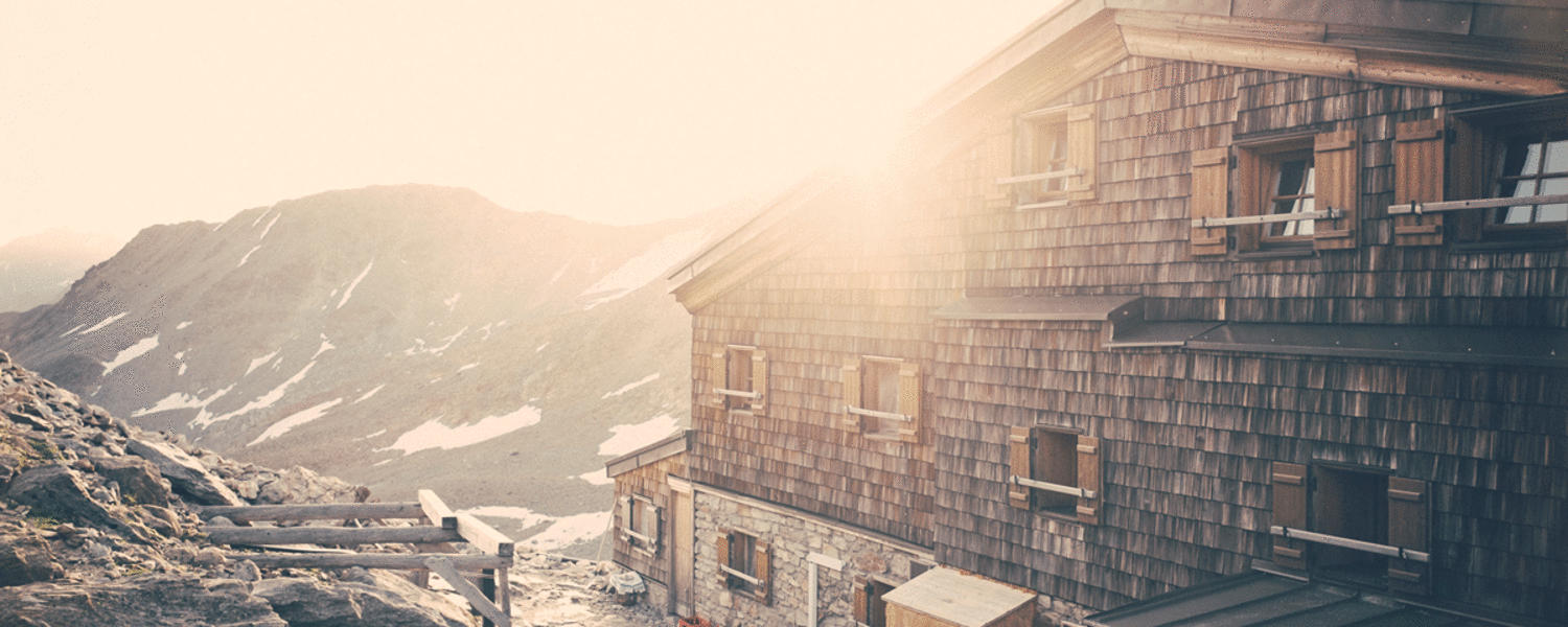 Die Similaunhütte ist eine idealer Ausgangspunkt für Skihochtouren im Frühling