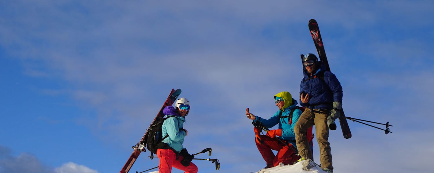 Skitourengeher am Gipfel