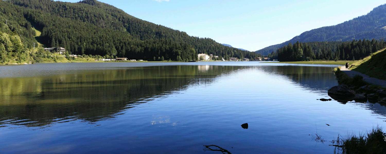 Der Spitzingsee in den Bayerischen Voralpen
