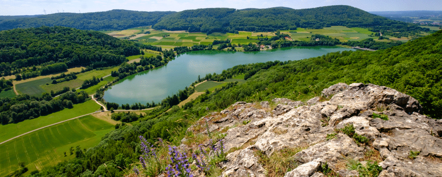 Ausblick von der Houbirg auf den Happurger See in der Fränkischen Schweiz
