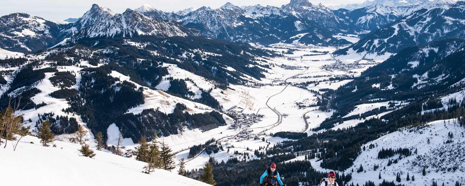 Auf den Kühgundkopf im Tannheimer Tal auf der Grenze zu Bayern und Tirol