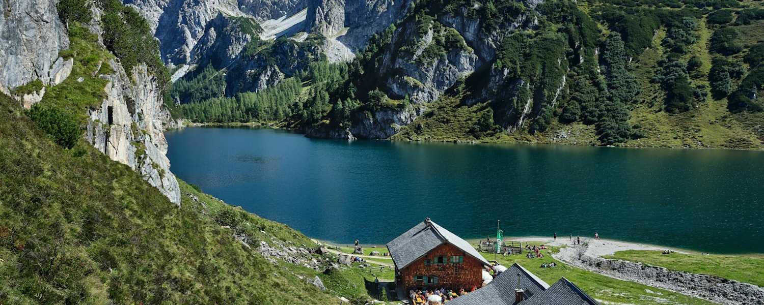 Der Tappenkarsee mit der Tappenkarseealm 