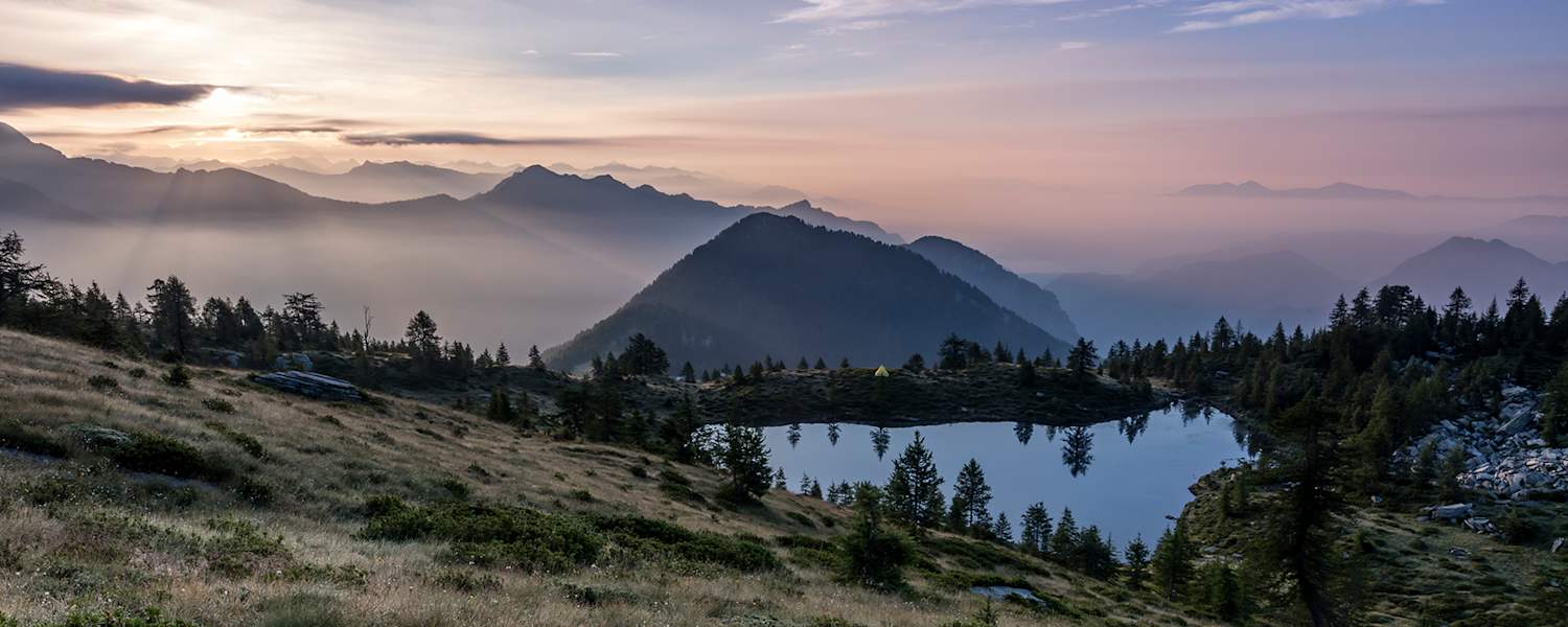 Ein Höhepunkt entlang des Trekking Maggiore ist der Bergsee von Salei (1.924 Höhenmeter), der zum Innehalten und Genießen einlädt.