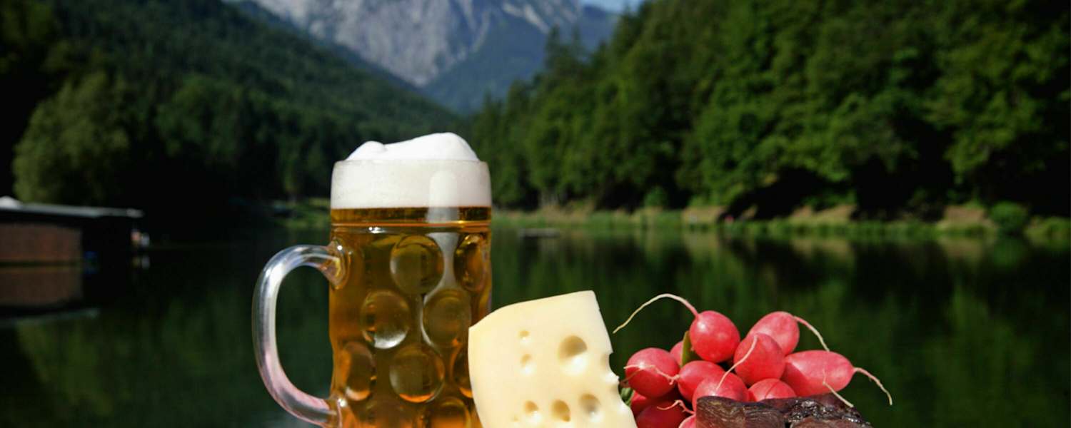 Wanderungen zur bayerischen Hüttenkost