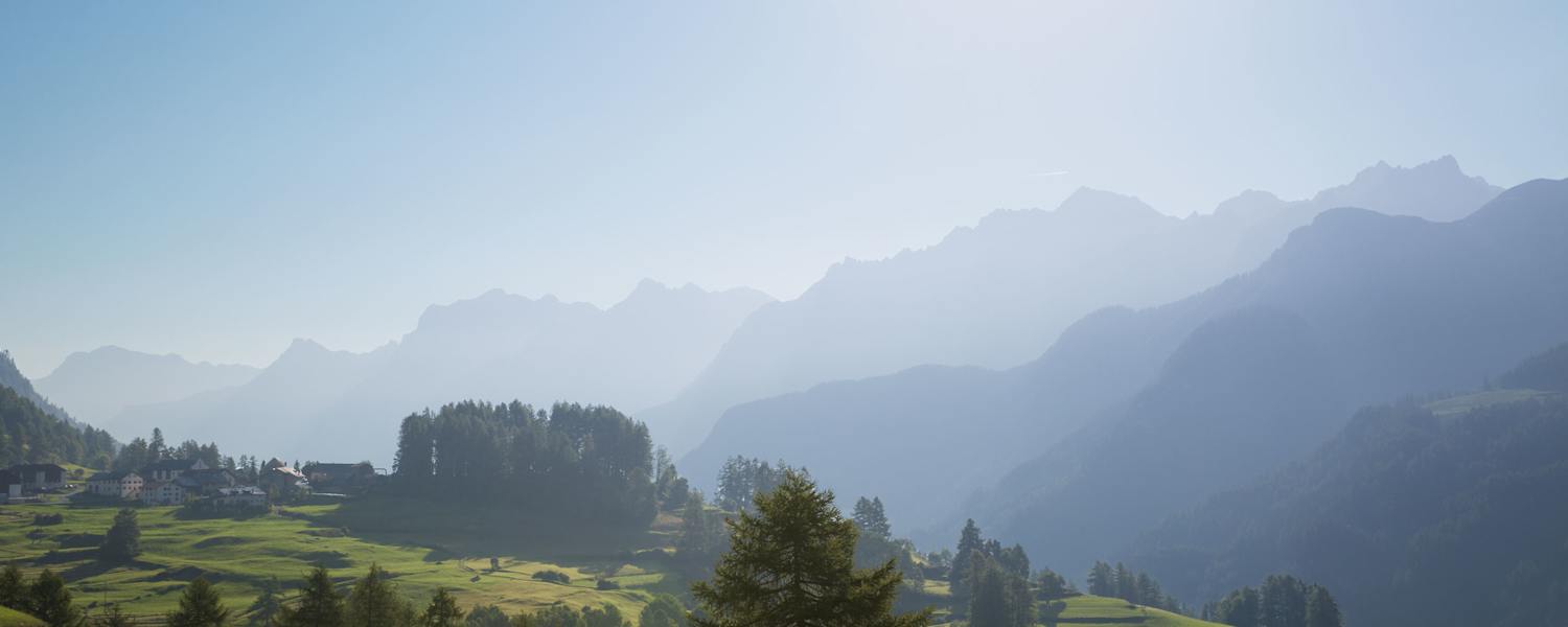Blick von Tarasp über das Inntal