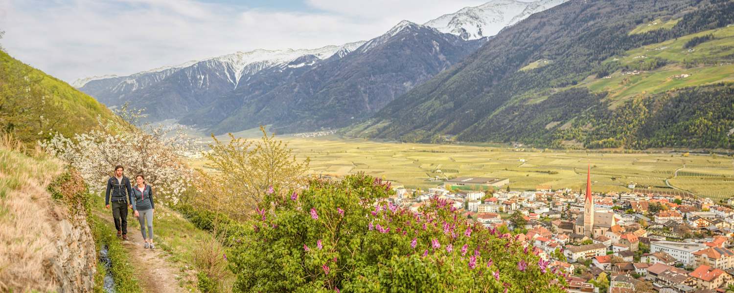 Vinschgau im Frühling Wandern Waalwege