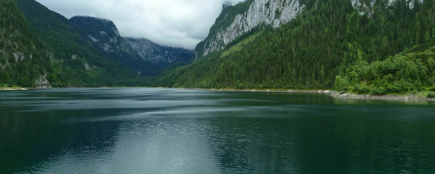 Imposant: Das Dachsteinmassiv der dem Vorderen Gosausee