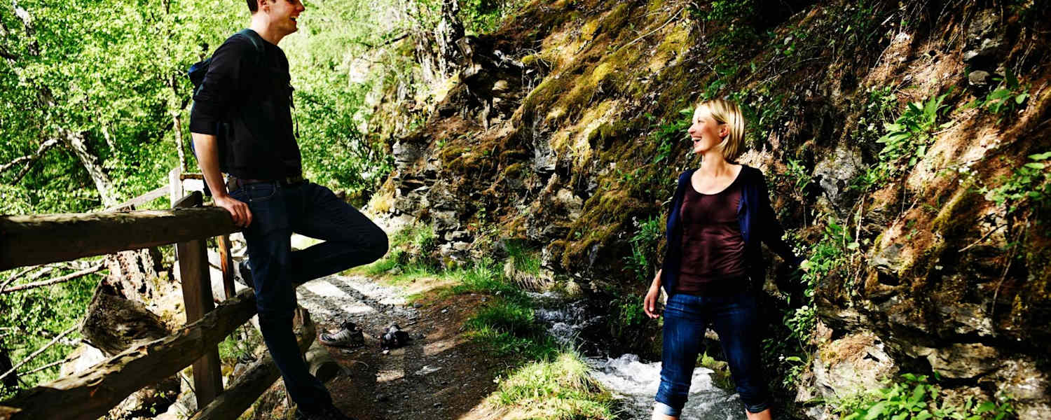 Waalwege sind Lebensadern zum Spazieren gehen.