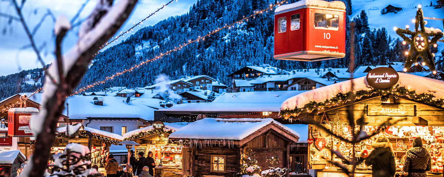 Weihnachtsdorf in Wolkenstein, Südtirol.