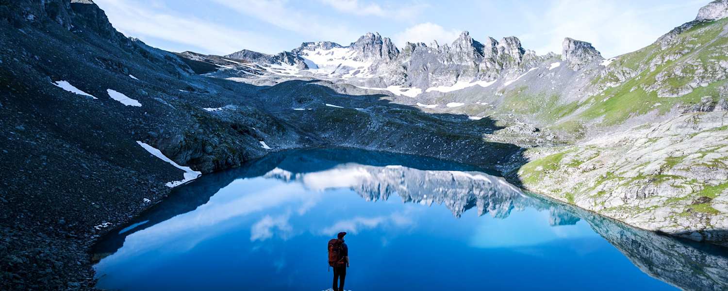 Wanderer am Wildsee im Kanton St. Gallen