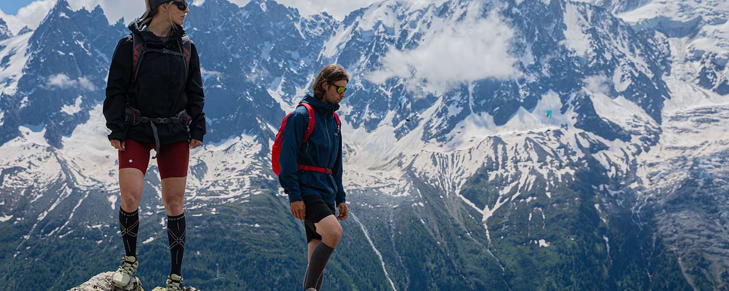 Kompressionssocken sind ein oft übersehenes Ausrüstungsteil – dabei tragen sie dich Schritt für Schritt zum Gipfel.