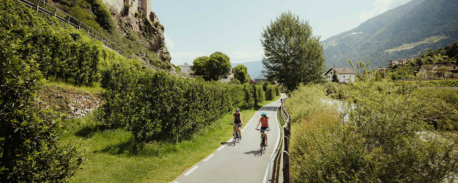 Radweg, Via Claudia Augusta, sonniger Tag