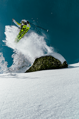 Im alpinen Gelände ist Luca zwar noch ein Rookie, doch auf Cliffs und Kickers fühlt sich der Wolfsberger sichtlich wohl