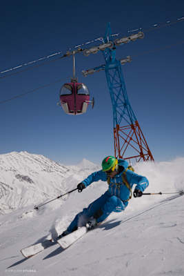 Skurrile Gondeln und Liftstützen aus vergangener Zeit