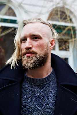 Paul: Biologie, Abenteurer und Buchautor. Vor drei Jahren ist Paul mit dem Rad von Wien nach Teheran aufgebrochen, diesen Herbst erscheint ein Buch dazu.