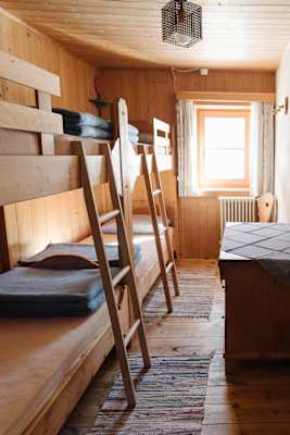 So schläft man auf der Lavarellahütte