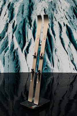 TOUR 95: Kraftvoller Tourenski für Tiefschnee und herausforderndes Gelände.