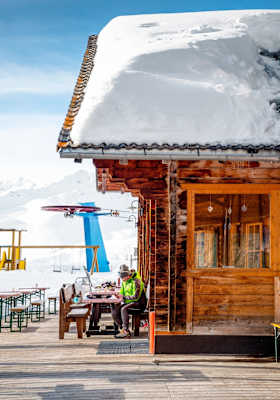 Die Maseben samt Schlepplift und Holzterrasse. 