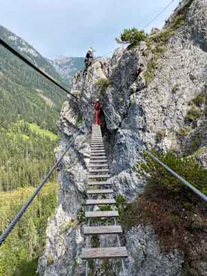 Schwindelerregende Ausblicke am Sattelberg