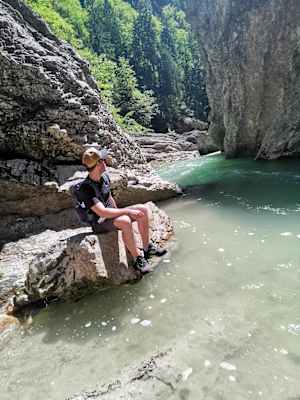 Kurze Pause am Wasser