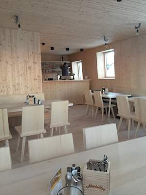 Neue Seethalerhütte - Stube und Bar