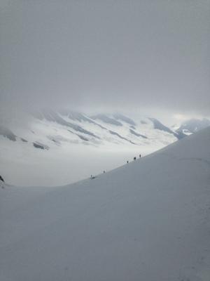 Abstieg über den Gletscher in Richtung Mönchsjochhütte