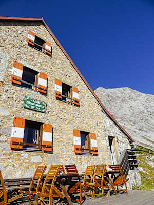 Bettelwurfhütte Karwendel Tirol Bergwelten Schöpf