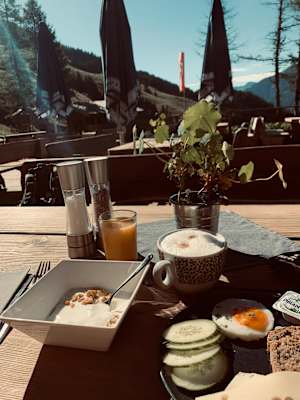 Frühstück am Spielberghaus