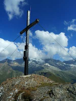 Gipfelkreuz auf der Hohen Warte