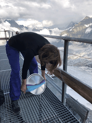 Das Abschöpfen der Pasta sieht auf der Mittellegihütte etwas anders aus
