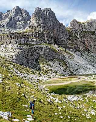 Die Jezerca-Seen sind von einem Bergpanorama der Extraklasse umrahmt.