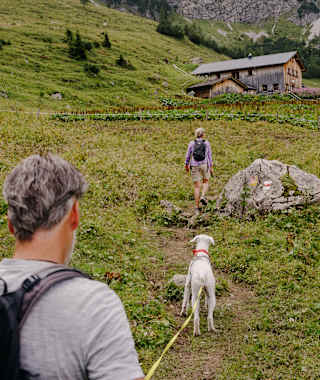 Wanderung zur Sarotlahütte