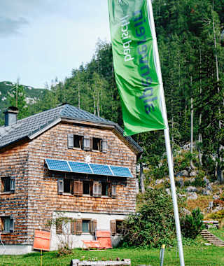 Die Ischler Hütte befindet sich am westlichen Rand des Toten Gebirges im Ausseerland und dem steirischen Salzkammergut.