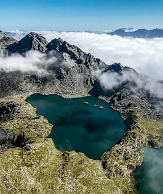 Die Wangenitzseehütte oberhalb des Wangenitzsees