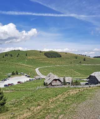 Blick auf die Stoakoglhütte.
