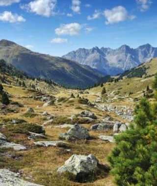 Pilgern in wunderschönen Berglandschaft